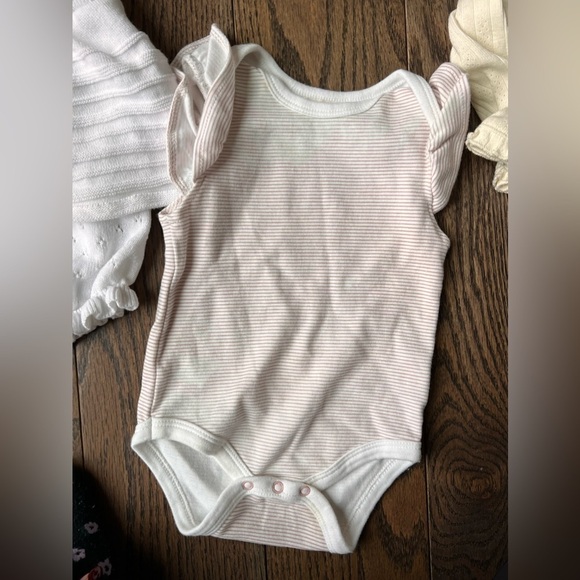 6-9 month baby bundle pjs sweater body little me joie GUC 4 pieces - Picture 2 of 6